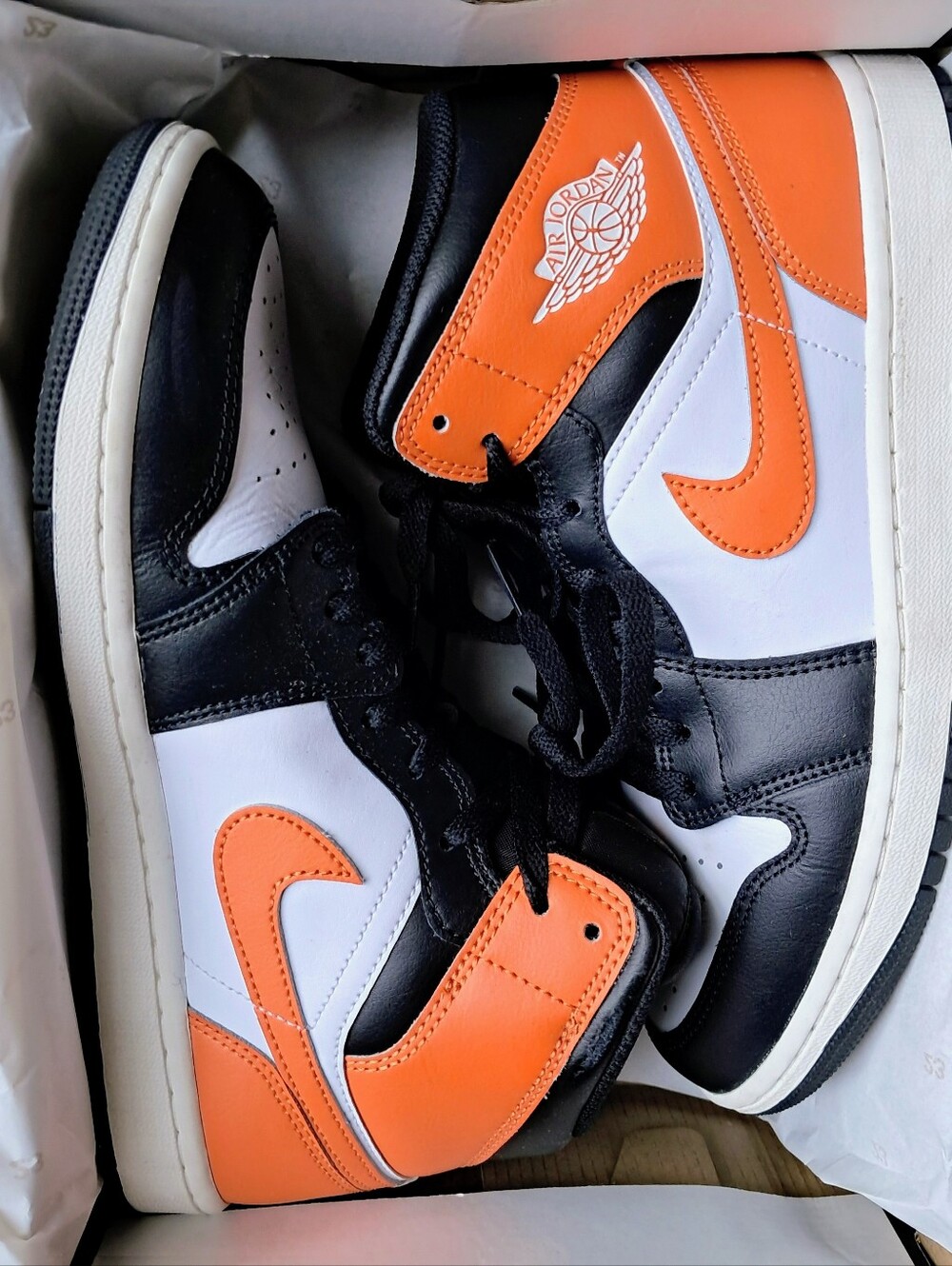Jordan Air Jordan 1 Men's Mid Black White Orange /Like NEW w/ Box